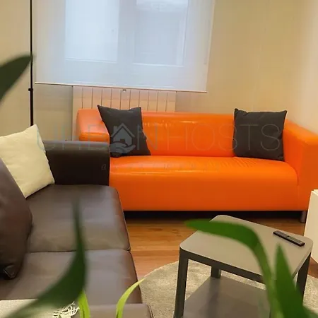 Vivienda Turistica Urbana En Santuchu, Comoda, Funcional Y Con Parking *