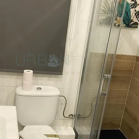 Vivienda Turistica Urbana En Santuchu, Comoda, Funcional Y Con Parking *